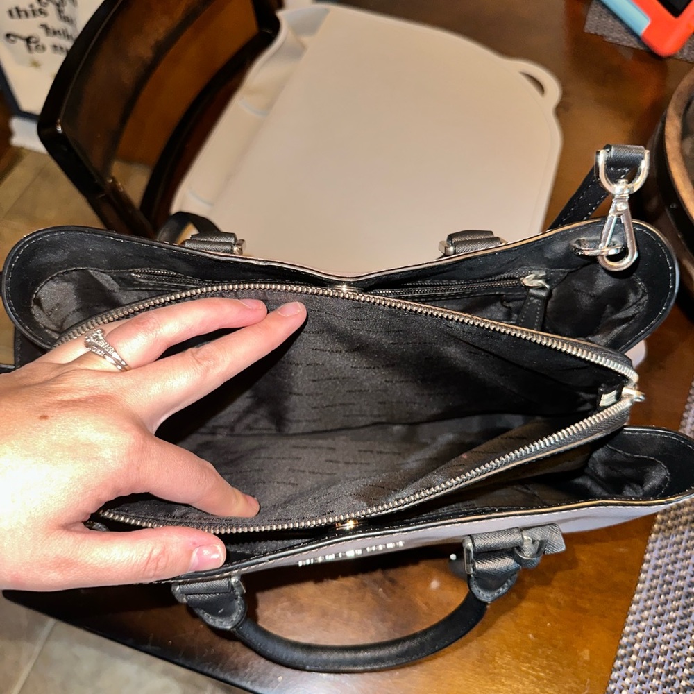 Michael Kors two toned crossbody tote - Picture 4 of 8